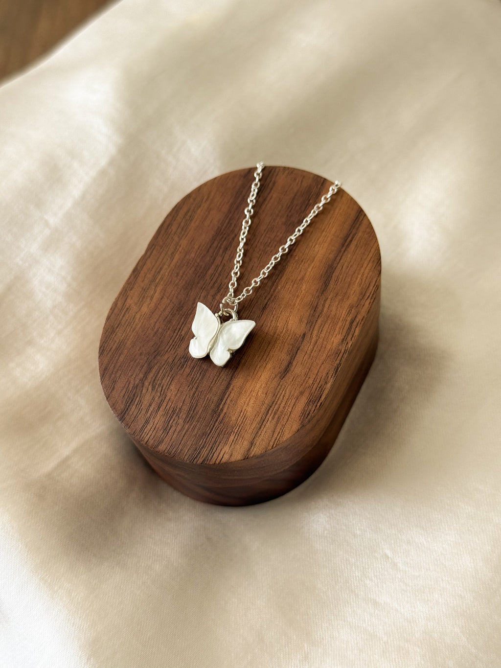 Mariposa Necklace