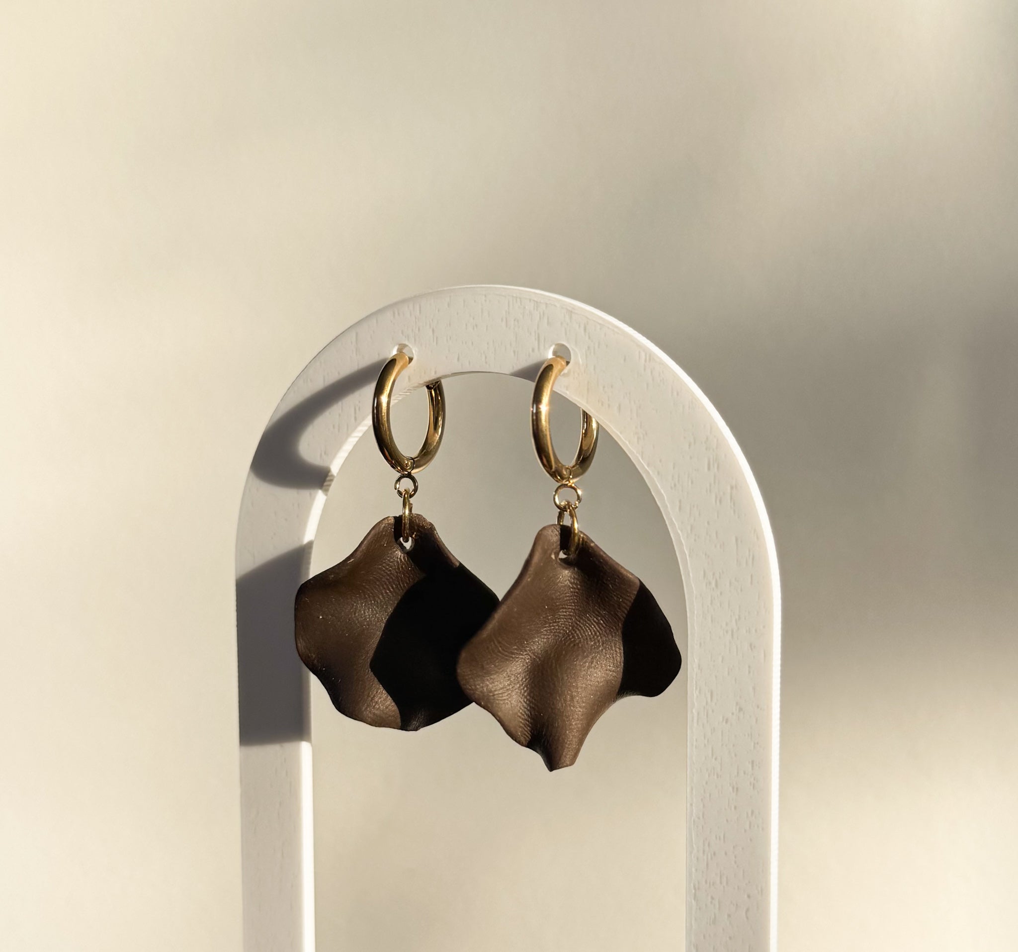 Mocha Petal Drops