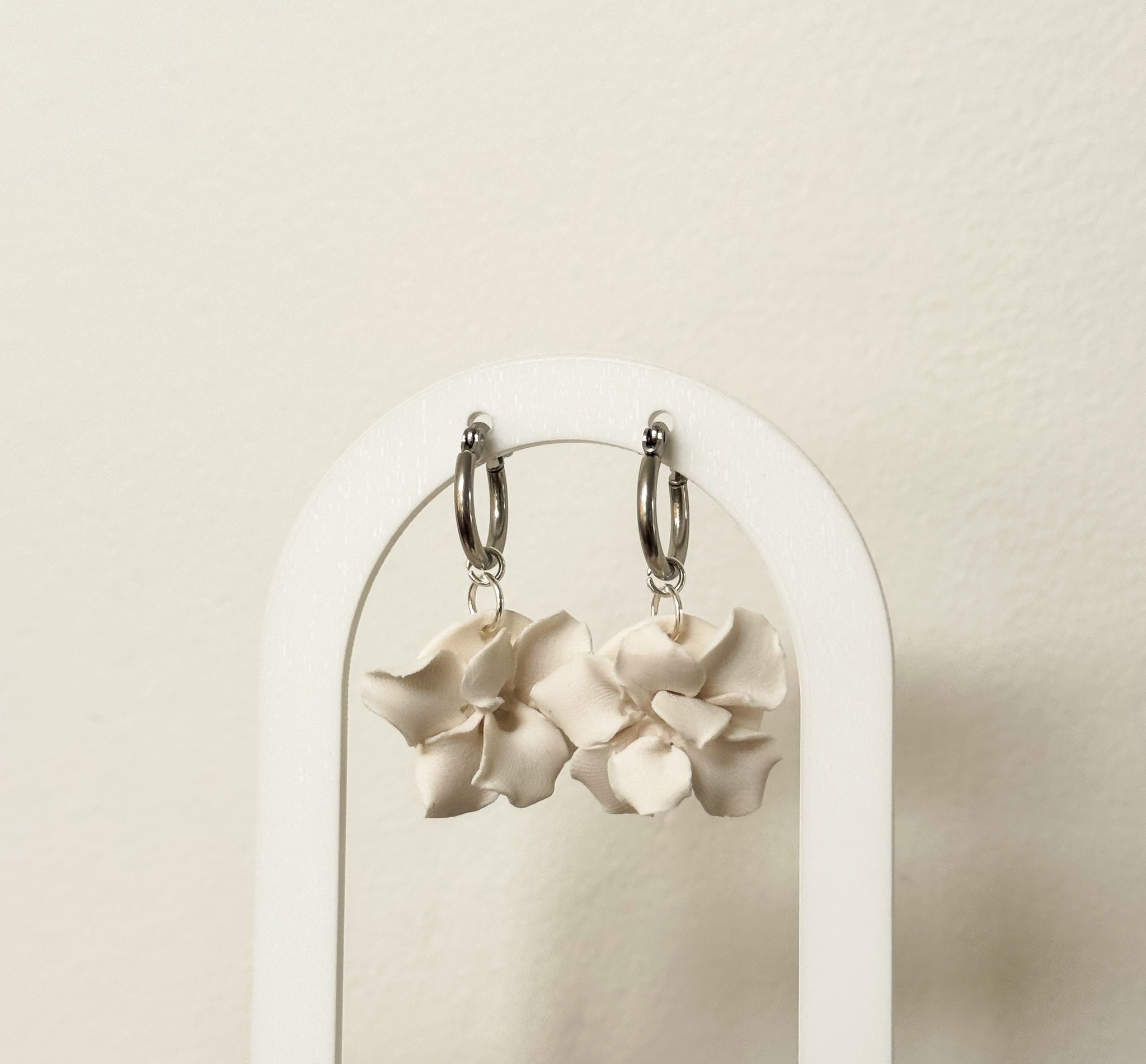 Clay Ivory Blooms