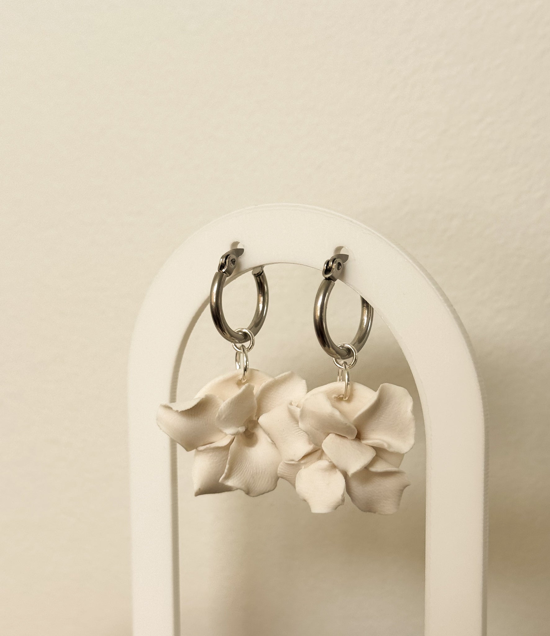 Clay Ivory Blooms