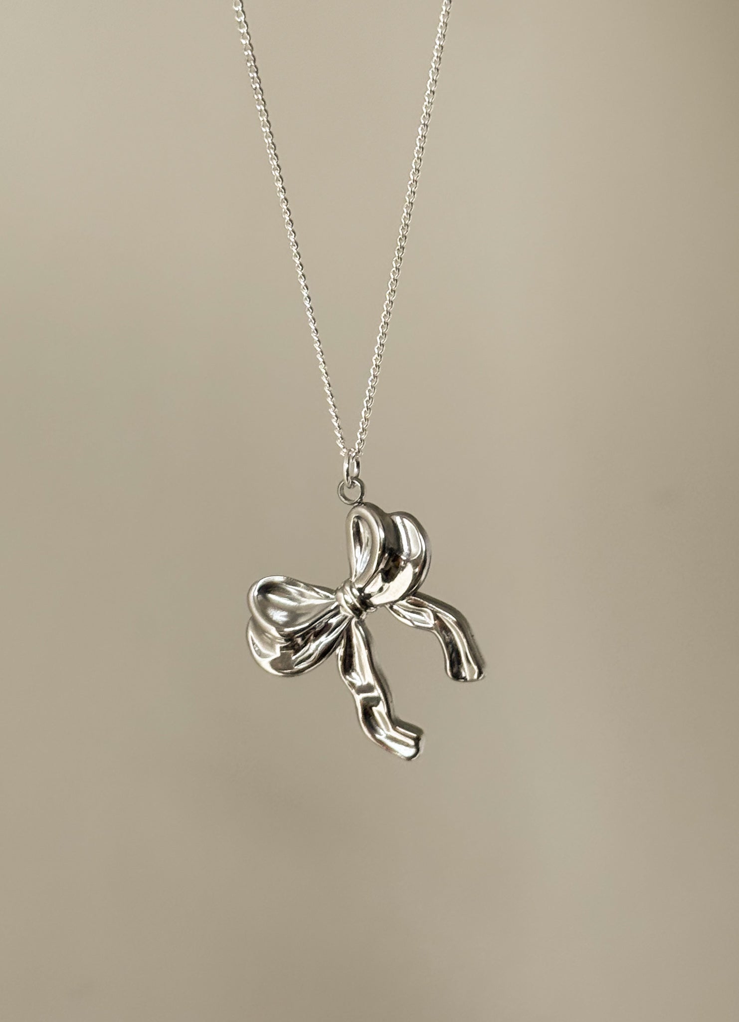 Ribbon Necklace