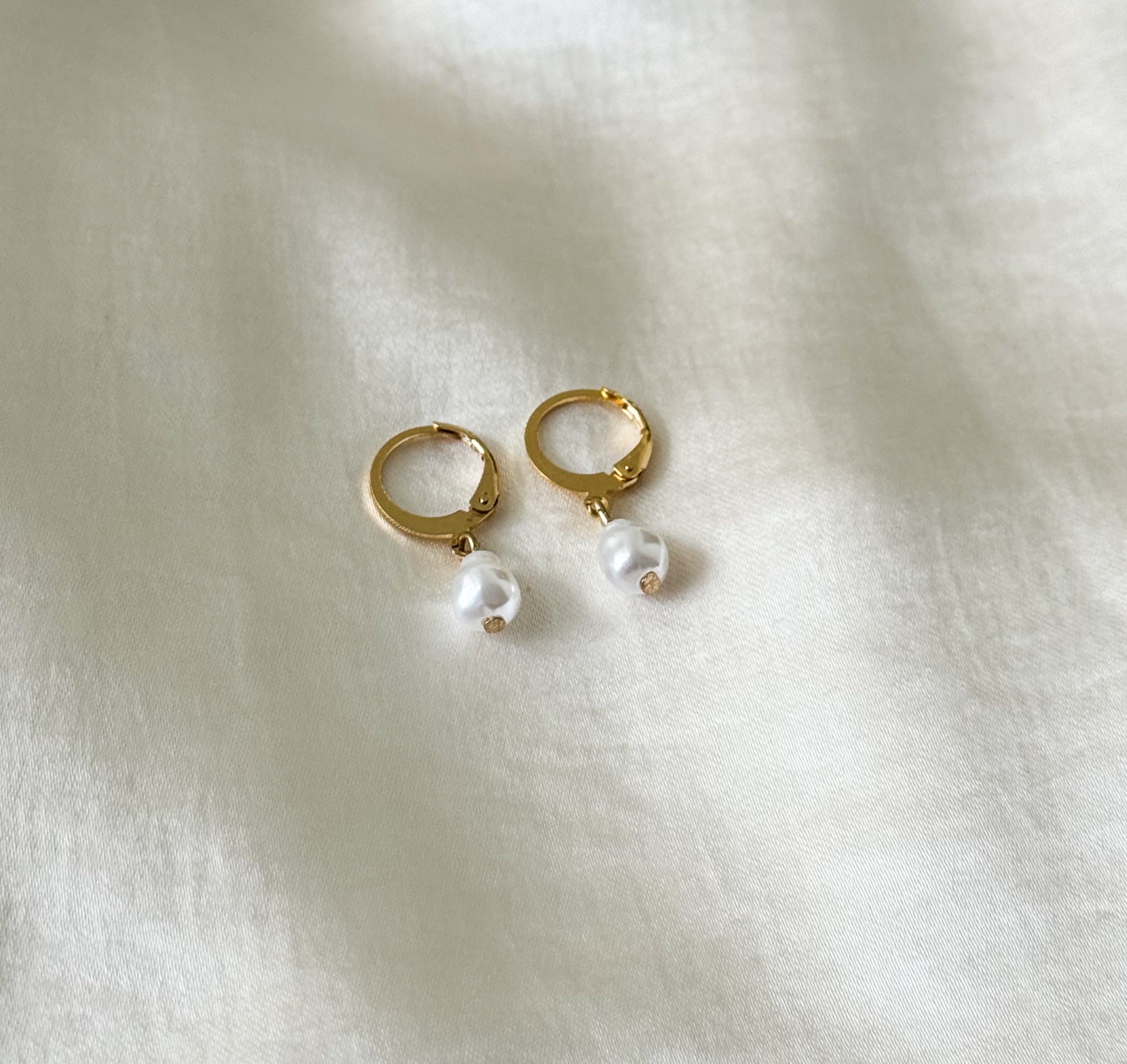 Lumi Pearl Earrings