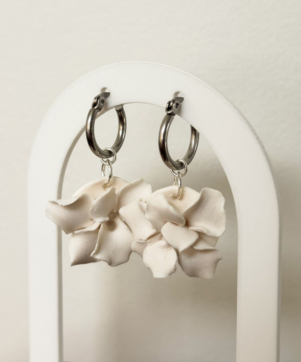 Clay Ivory Blooms