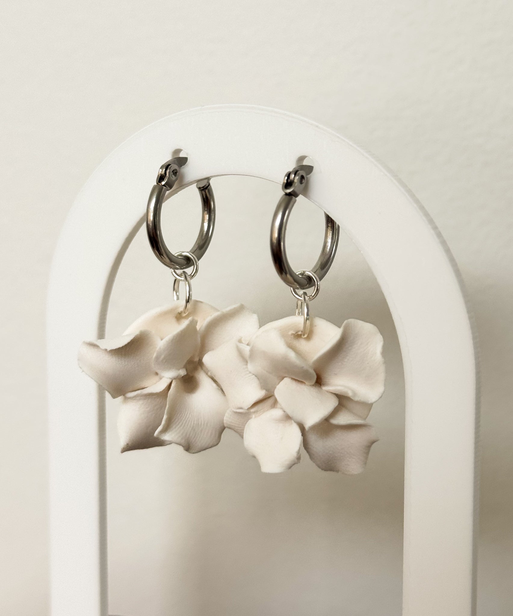 Clay Ivory Blooms