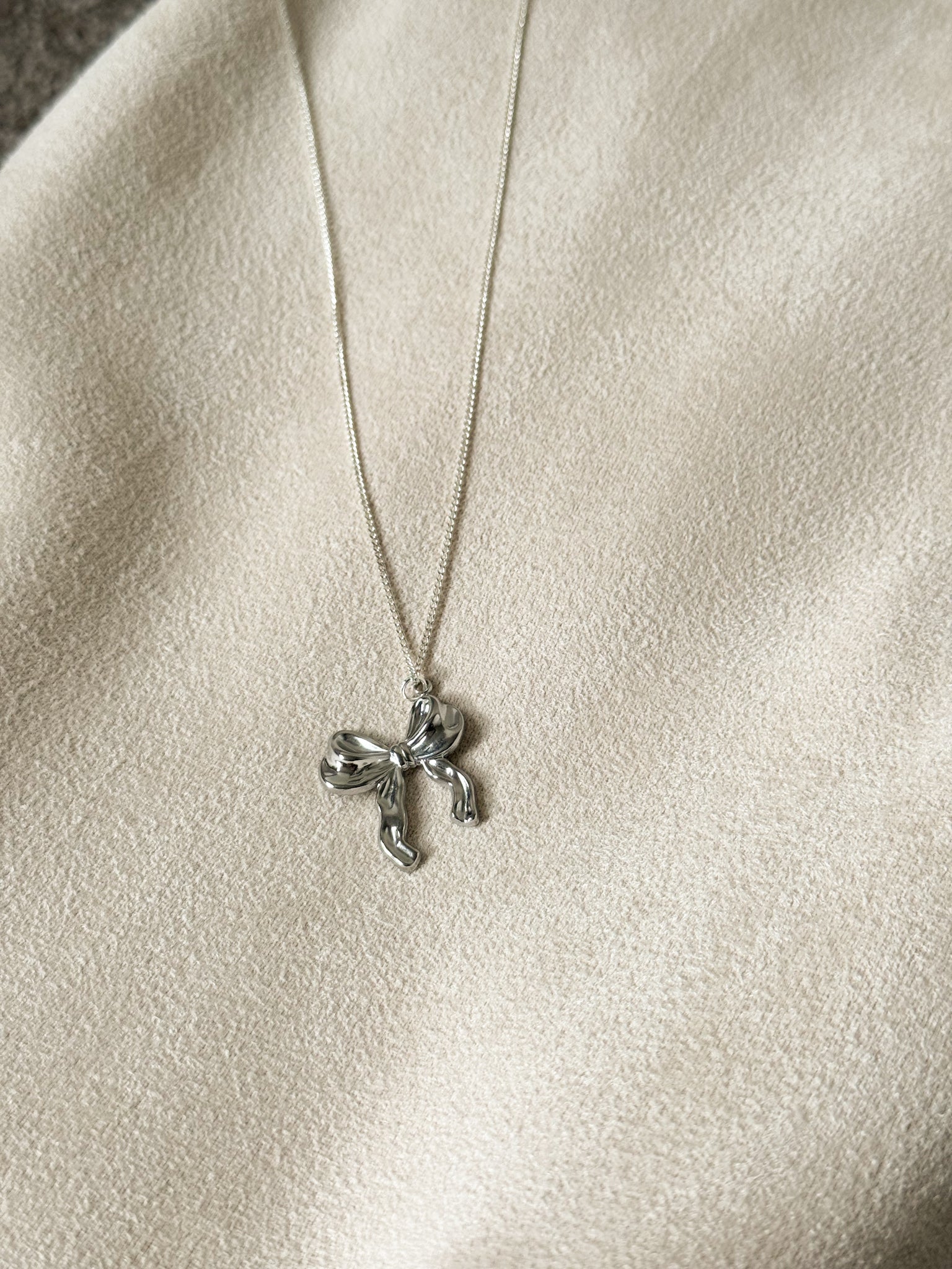 Ribbon Necklace